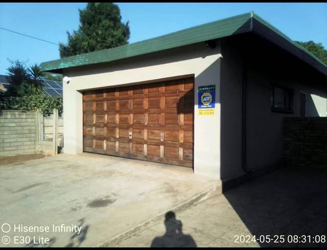 4 BEDROOM HOUSE FOR SALE IN THE ORCHARDS